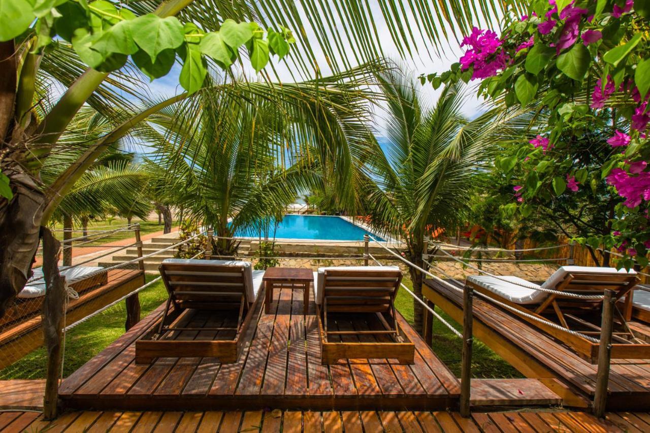 Hotel Punta Camaron Bungalows & Suites Соритос Екстериор снимка