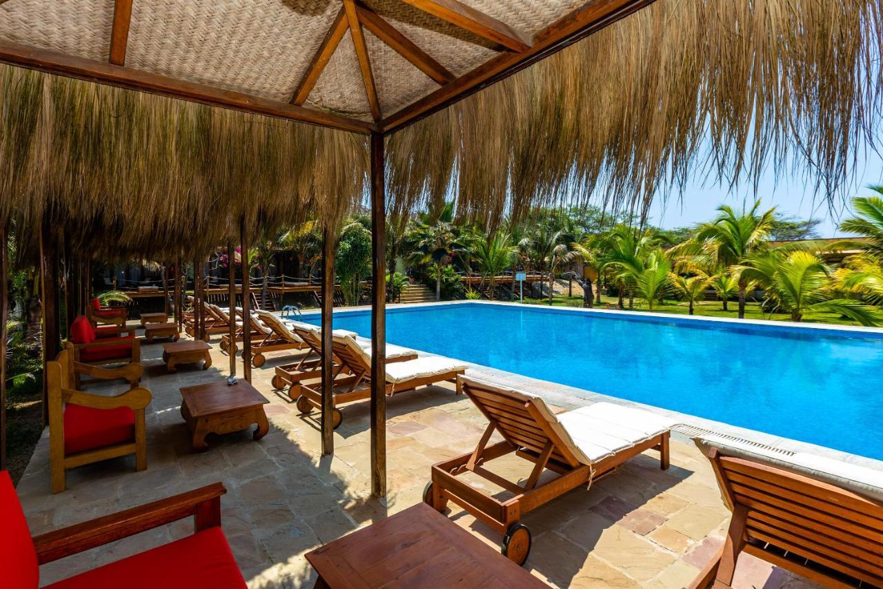 Hotel Punta Camaron Bungalows & Suites Соритос Екстериор снимка